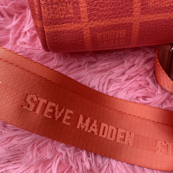 🧡Steve Madden Orange Bcasey Mini crossbody purse🧡 - Picture 6 of 11